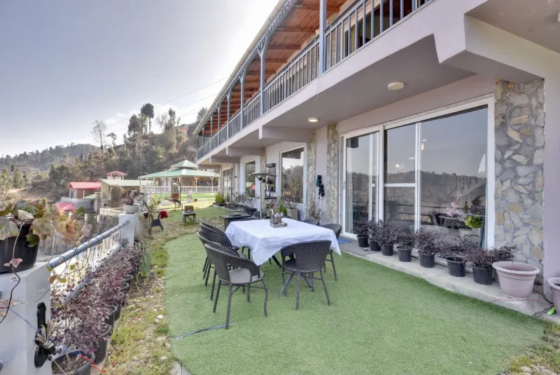 Luxe 4BHK Himalayan Range View - Madalsa Home